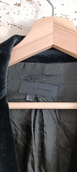 Americana de terciopelo negro