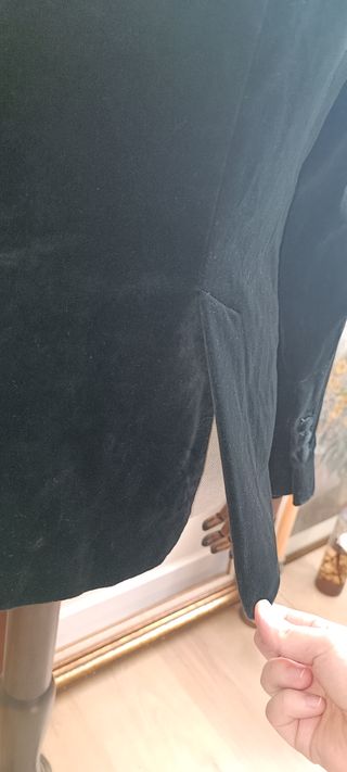 Americana de terciopelo negro