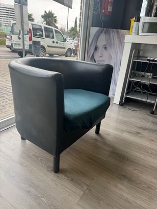 2 Sillones  de espera cuero, con funda terciopelo