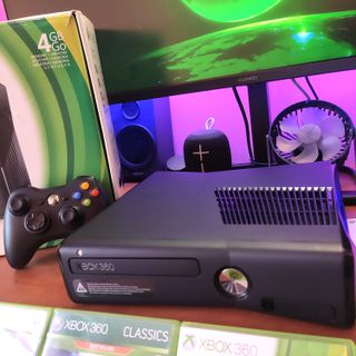 Consola Xbox 360 Slim Negra + 4 Juegos