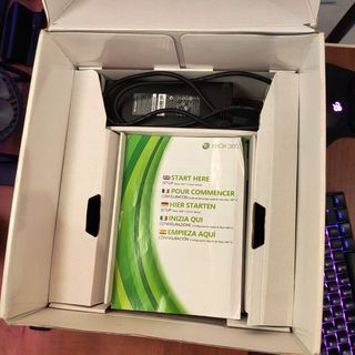 Consola Xbox 360 Slim Negra + 4 Juegos