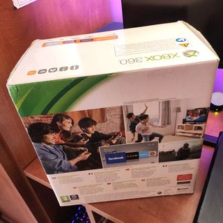 Consola Xbox 360 Slim Negra + 4 Juegos