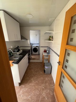 SE ALQUILA HABITACIÓN PARA CHICA 