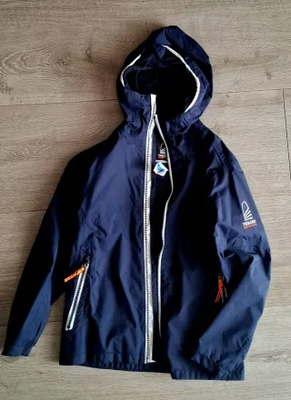 Chaqueta Decathlon .140 cm.