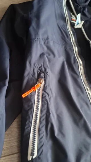 Chaqueta Decathlon .140 cm.