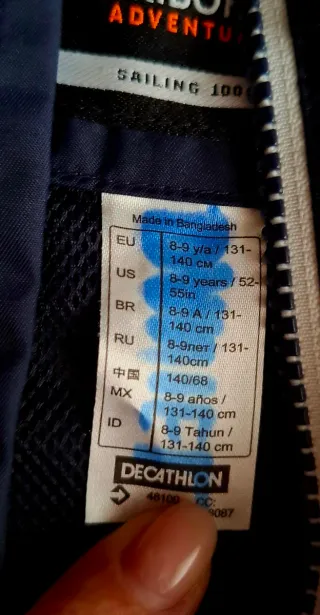 Chaqueta Decathlon .140 cm.