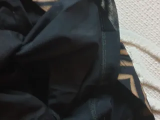Vestido negro y dorado entallado