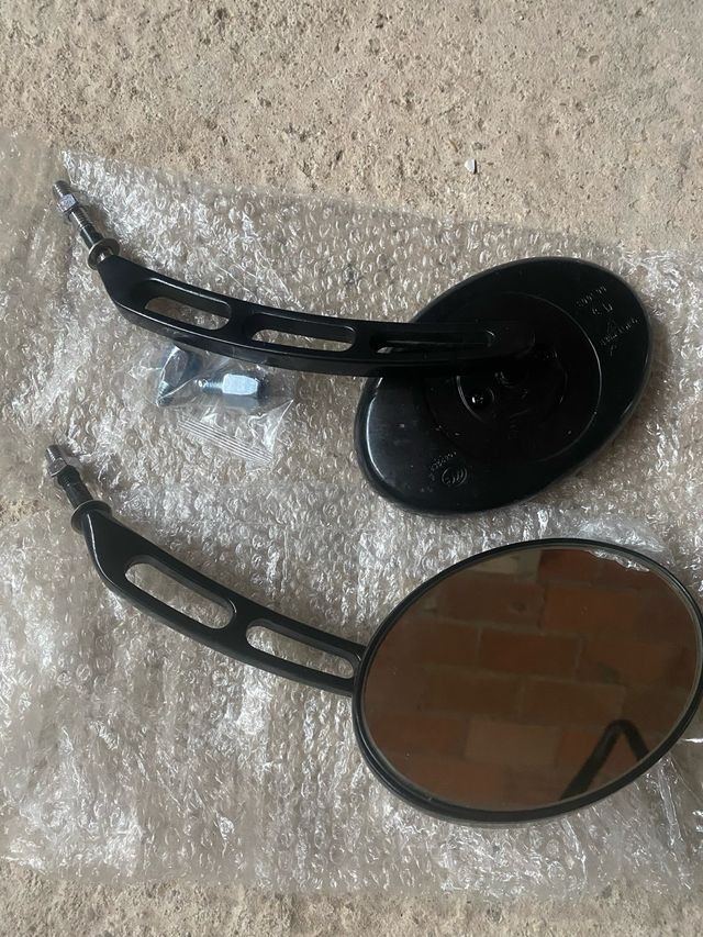 Espejos retrovisores negros para moto