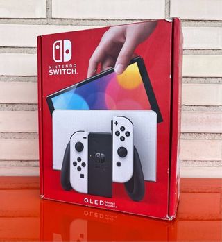Nintendo Switch OLED bianco