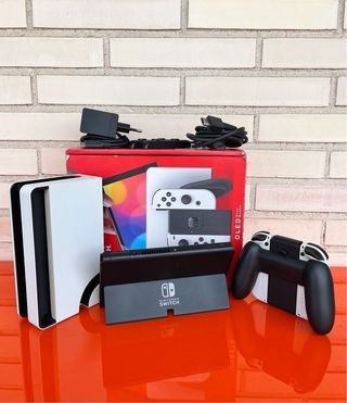Nintendo Switch OLED bianco