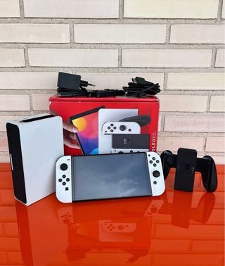 Nintendo Switch OLED bianco