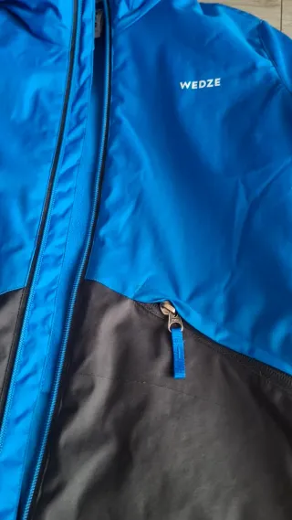 Chaqueta Decathlon Azul y Negra
