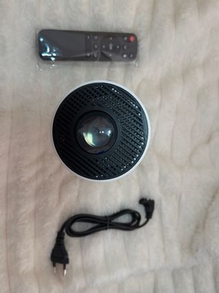 Mini proyector portátil blanco