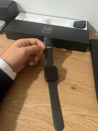 Apple Watch Nike Series 4 Negro