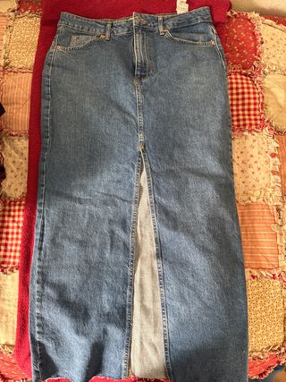 Falda vaquera midi Stradivarius