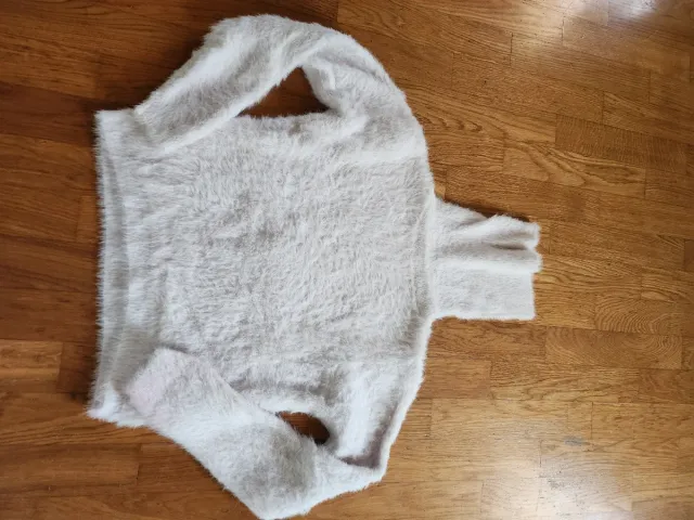 Maglioni taglia S/M morbidi
6 euro Al Pezzo