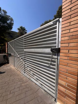 Puertas enrollables,basculantes y seccionales 24h
