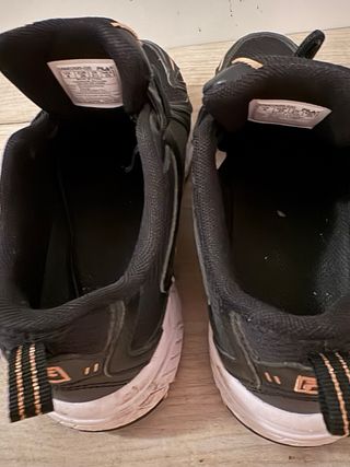 Tenis Fila Negro/Dorado Talla 39 Poco Uso
