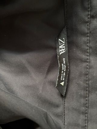 Vestido Zara negro midi