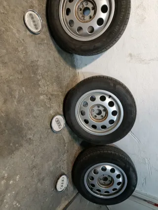 Llantas Audi con tapacubos