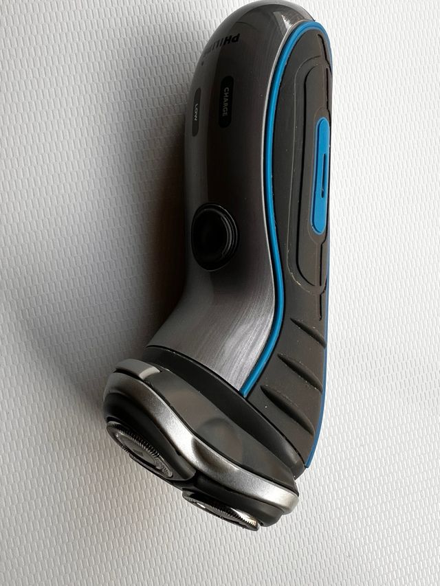 Máquina de afeitar Philips Serie 7000