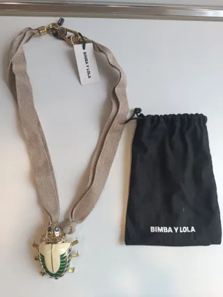 Collar BIMBA Y LOLA escarabajo dorado multicolor