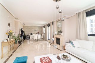 Casa pareada en alquiler en Valdebebas - Valdefuentes en Madrid