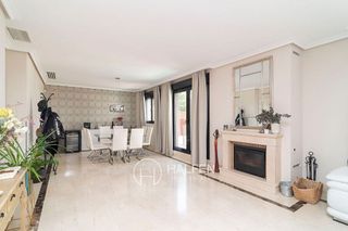 Casa pareada en alquiler en Valdebebas - Valdefuentes en Madrid