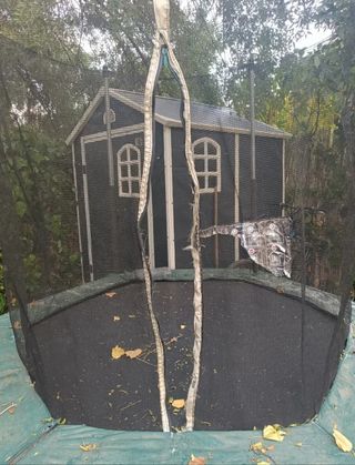 Cama elástica con red de seguridad