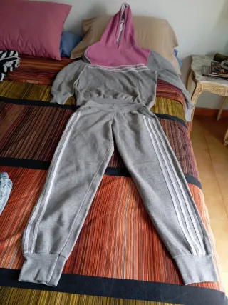 Lote Ropa: Sudadera, Chándal y Vaqueros