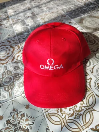 Cappellino rosso Omega nuovo