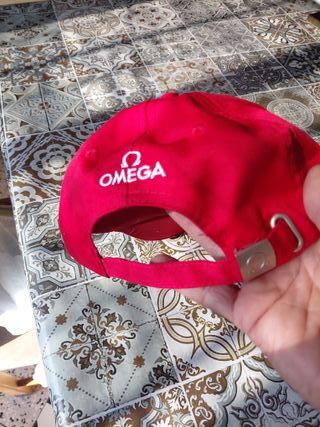 Cappellino rosso Omega nuovo