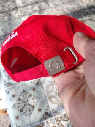 Cappellino rosso Omega nuovo