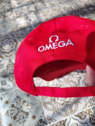 Cappellino rosso Omega nuovo