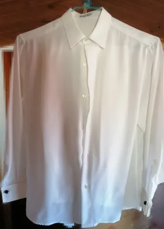 Traje de comunión blanco y dorado