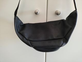 Marsupio nero con zip