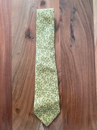 Corbata Hermès Seda Dorada