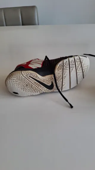 Tenis Nike Negros y Rojos
