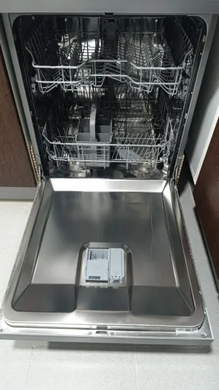 Lavavajillas casi nuevo