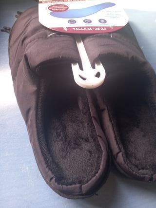 Zapatillas de estar por casa marca achuchonas
