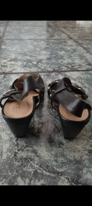 Sandalias CARLO GIORDANI Negras Tachuelas
