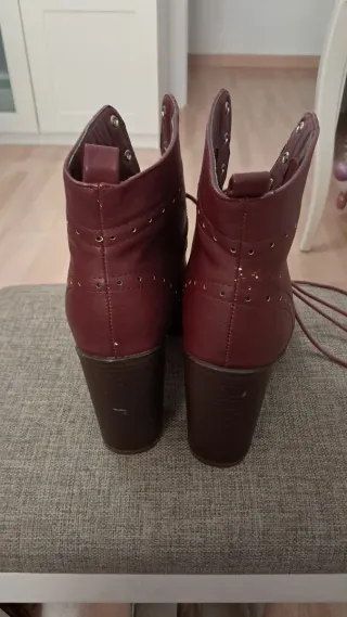 Botines tacón ancho , burdeos 