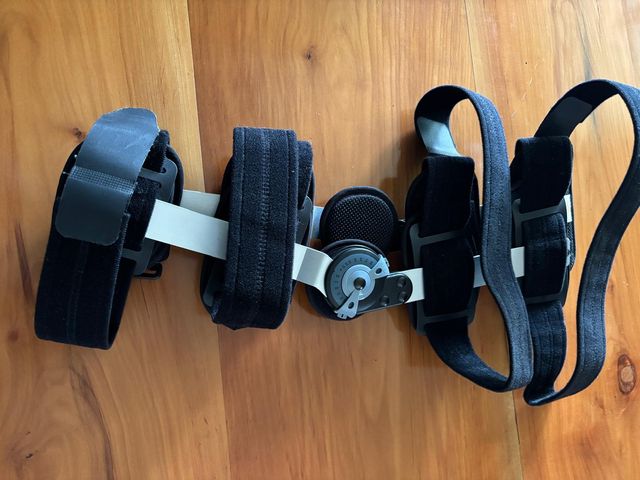 Tutore Ginocchio Post-Operatorio Regolabile