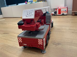 Camión Bomberos Bruder Escalera DLK 23/12