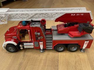 Camión Bomberos Bruder Escalera DLK 23/12