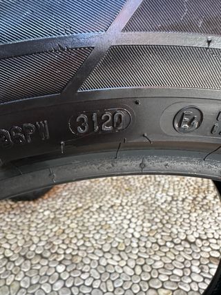 Neumático Continental 225/55 R18