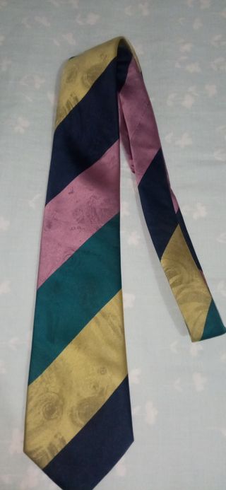 Corbata de rayas azul, oro, rosa y verde