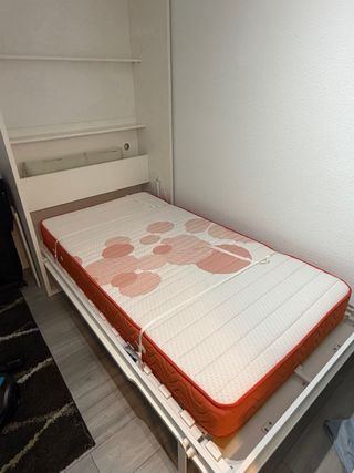 Cama Abatible con Compartimento