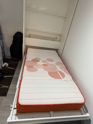 Cama Abatible con Compartimento
