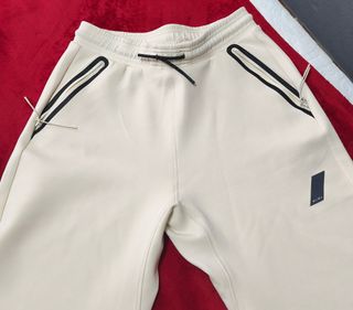 Chándal hombre beige